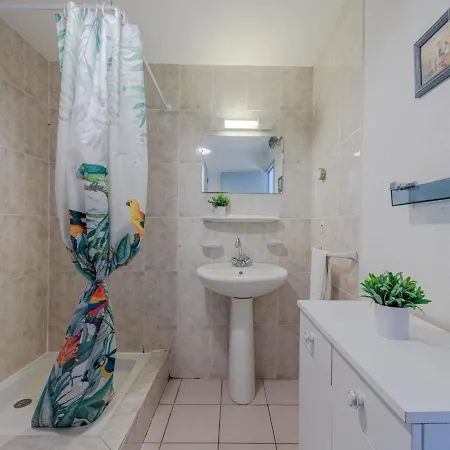 Prázdninový dům Hameau Des Tamarins-2 By Interhome *