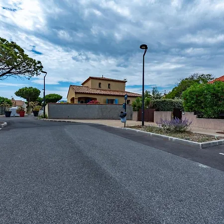 Hameau Des Tamarins-2 By Interhome