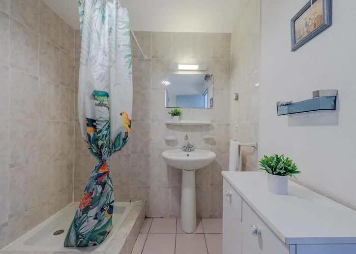 Сasa de vacaciones Hameau Des Tamarins-2 By Interhome *